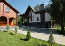 Батькивский двир